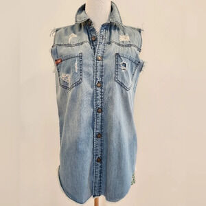 || LEE COPPER || denim shirt, sleeveless, button down, distressed, size small